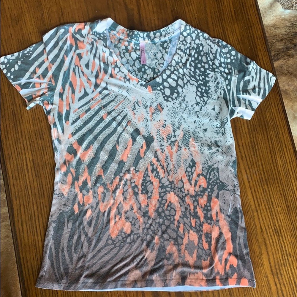 V-neck T-shirt